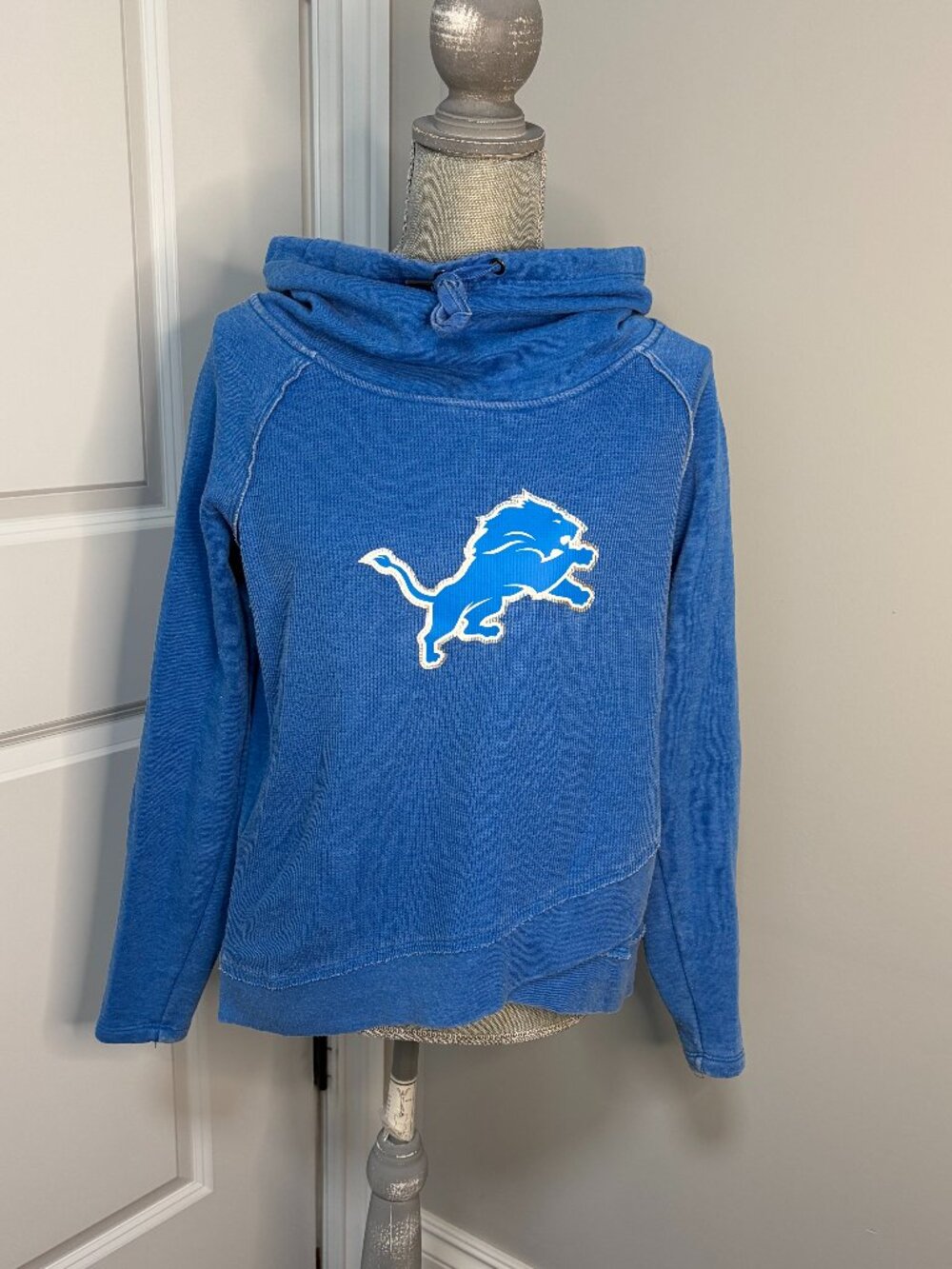 Women's Detroit Lions Cowlneck Sweatshirt Size M EUC